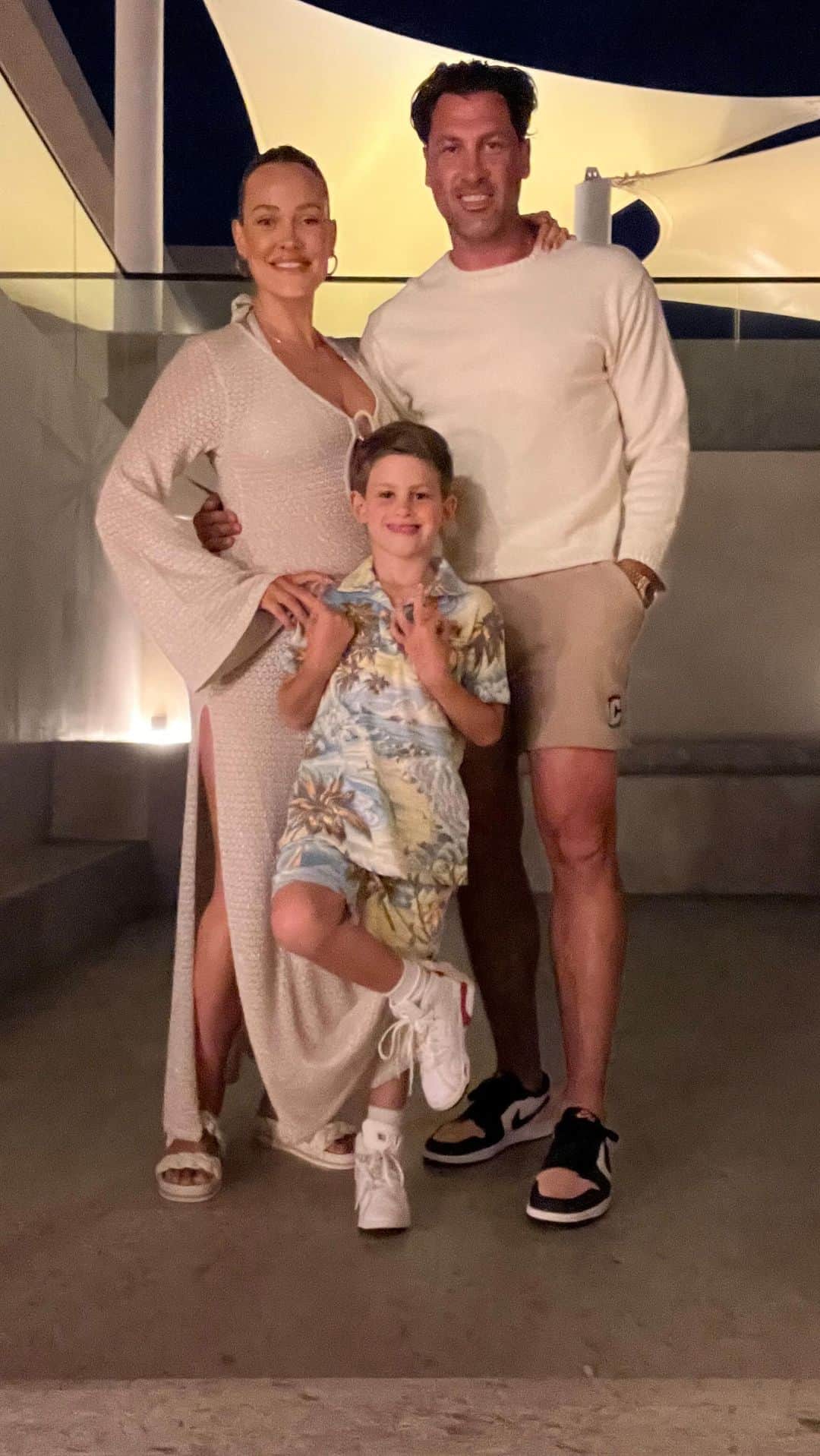 Peta Murgatroydのインスタグラム：「Last vacay trip as a trio and we had an absolutely amazing time! Can’t wait to be back with our newest Chmerkovskiy ☀️🌴🍹  #takemeback #springbreak2023 #vacation」