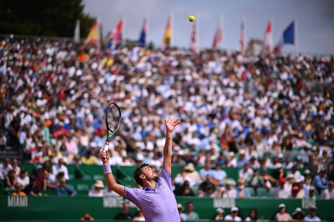 スタニスラス・ワウリンカさんのインスタグラム写真 - (スタニスラス・ワウリンカInstagram)「First round ✅🙅🏻‍♂️ Let’s go 😁💪🏻🎾🧸🧡 #hardwork #fighting #trusttheprocess #happy #monaco  📸 @cocodubreuilphoto」4月11日 2時06分 - stanwawrinka85