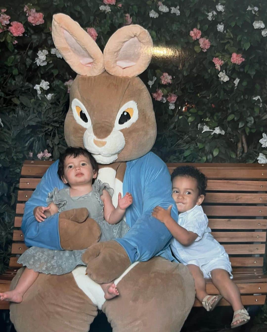 JEN ATKINさんのインスタグラム写真 - (JEN ATKINInstagram)「easter bunny loves @loveisblindnetflix」4月11日 2時21分 - jenatkinhair