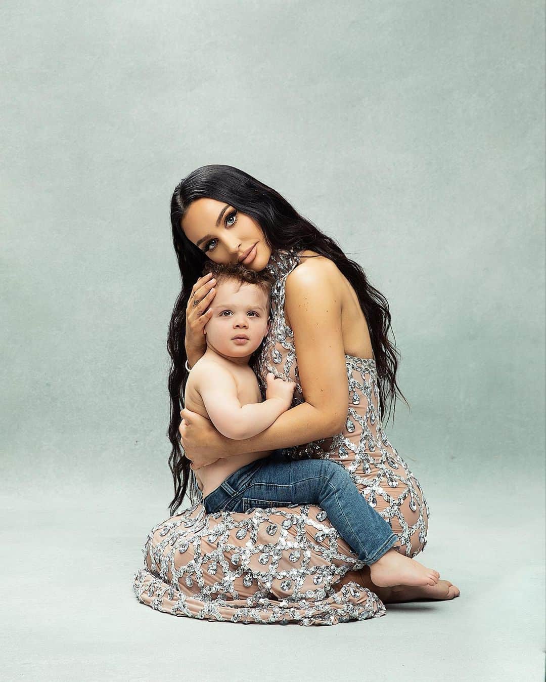 Carli Bybelのインスタグラム：「how is my baby 𝓽𝔀𝓸 today🥹🥹🥹🥹 happy birthday to the sweetest, most gentle soul. the light of my life💫 you make me proud to be your Mommy every single day. love you HAPPPEH angel boy🥳🎂  📸 @jolieameliephotography」