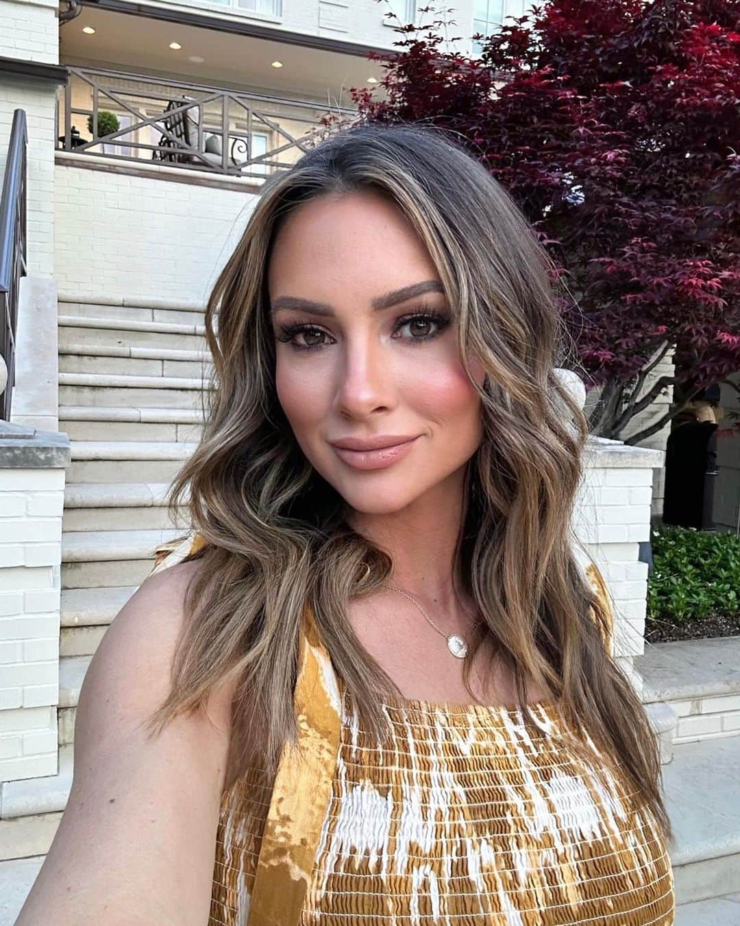 Paige Hathawayのインスタグラム：「What a weekend celebrating our savior Jesus Christ amongst a few other festivities with family and friends! 🐑🙏🏼🕊️ #easter #weddingshower」