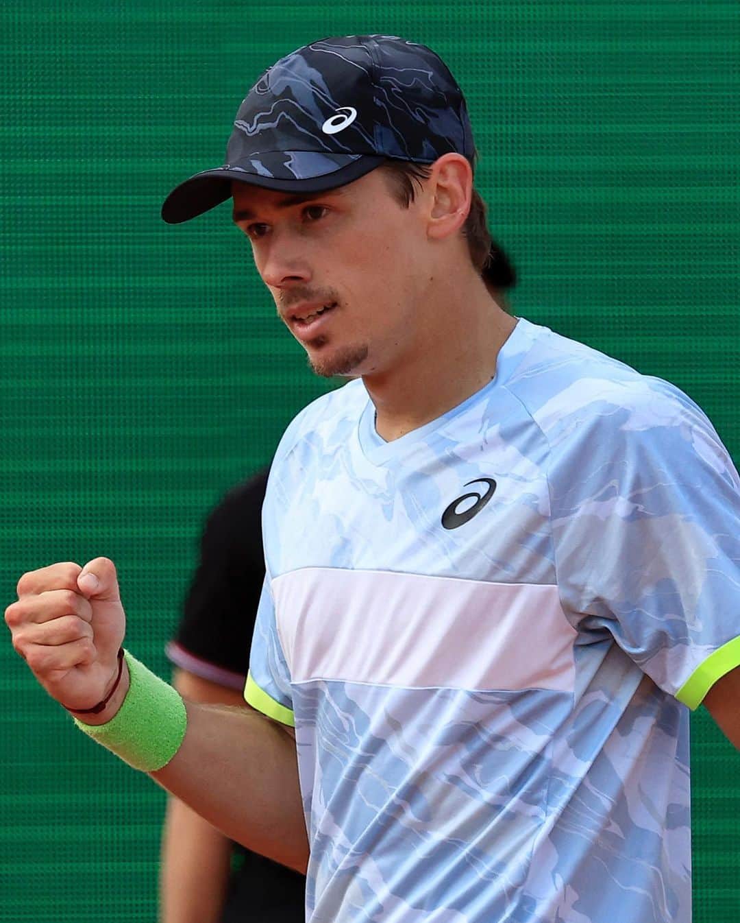 のインスタグラム：「First win of clay season 🙂@rolexmontecarlomasters」