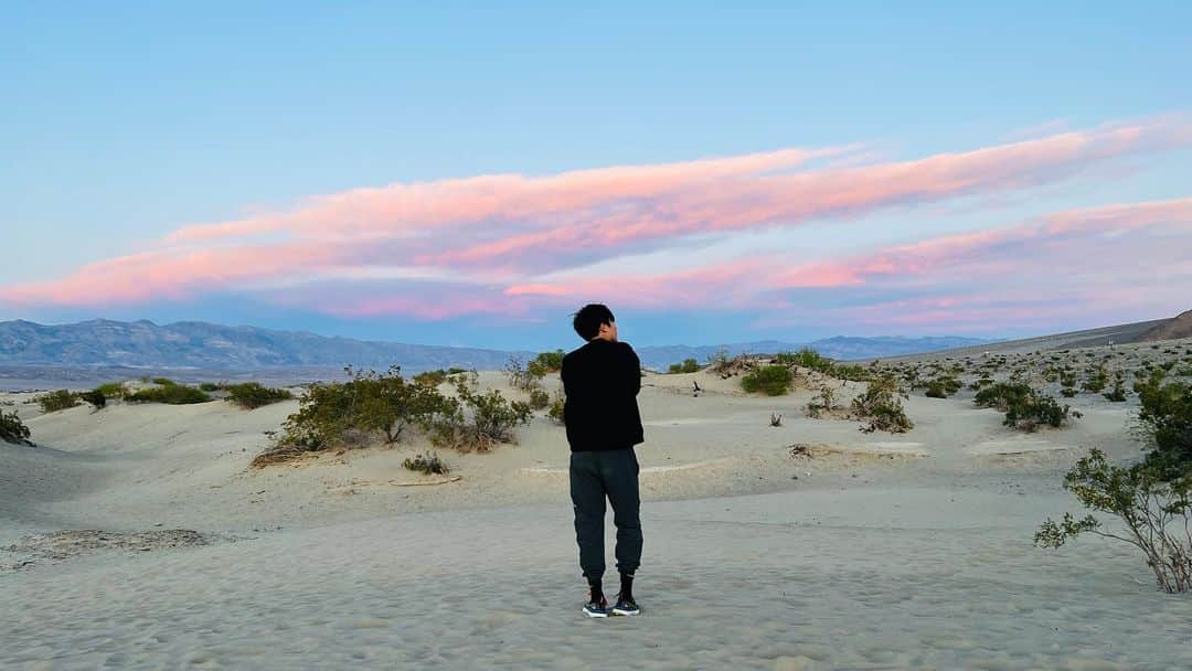 小出恵介さんのインスタグラム写真 - (小出恵介Instagram)「Death Valley Breathing🧙‍♂️🥷👨‍🎤👁️‍🗨️ #sanddunes」4月11日 2時56分 - kaykoide