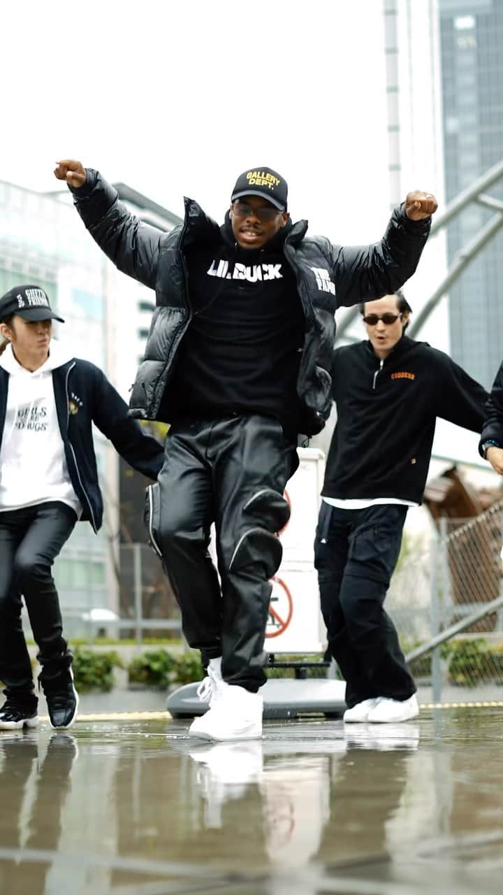 Lil Buckのインスタグラム：「Rain, Sleet, or Snow we still Steppin’ 🥾」