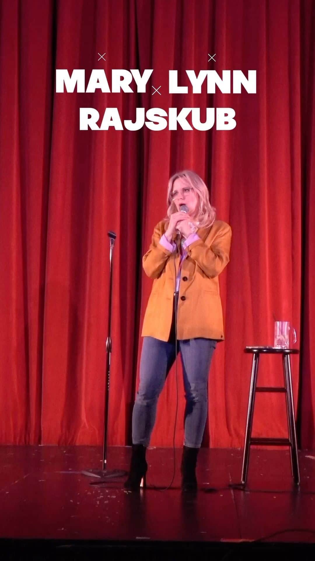 メアリー・リン・ライスカブのインスタグラム：「They grow up so fast! 😱💥 💦 😂 COLORADO SPRINGS 3E’s @3escomedy I’ll be with the fabulous @heyjeffreyjay #natural #female #comic #jokes #family #relationships」