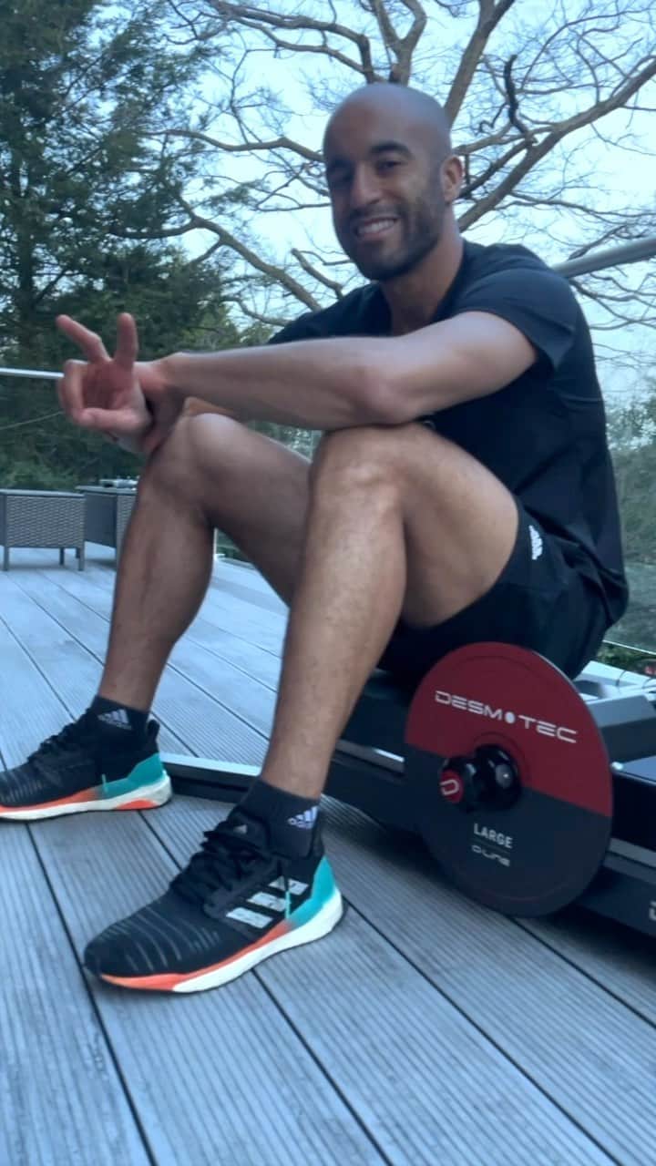 ルーカス・ロドリゲス・モウラ・ダ・シルヴァのインスタグラム：「🏋🏽💪🏽 @desmotec_official #dEvo #desmotec 🎥 @viniciuscesconetto」