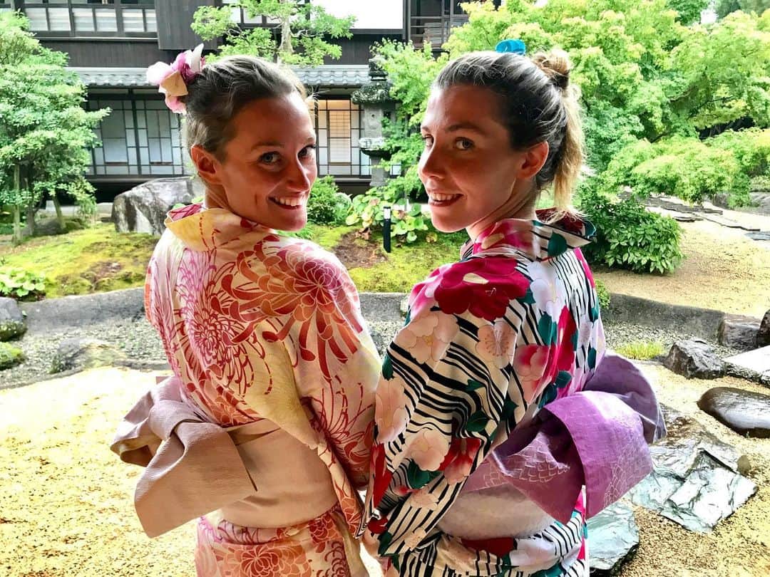 ミレイア・ベルモンテ・ガルシアのインスタグラム：「Con mi @jimenaspb de cuando estuvimos en Japón 🇯🇵 en 2019.  🎎👘🎏」
