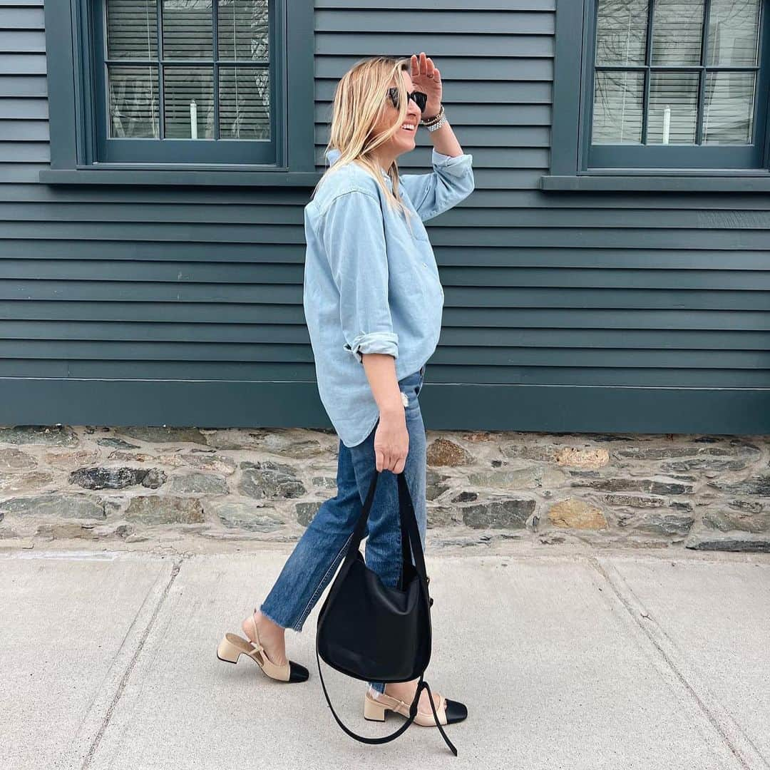 サムエデルマンさんのインスタグラム写真 - (サムエデルマンInstagram)「Finish off your denim-on-denim look with THE TARRA SLINGBACK Tap to shop  Styled by @wanderandlash  #samedelman #ss23 #slingbacks #denimondenim」4月11日 3時33分 - sam_edelman