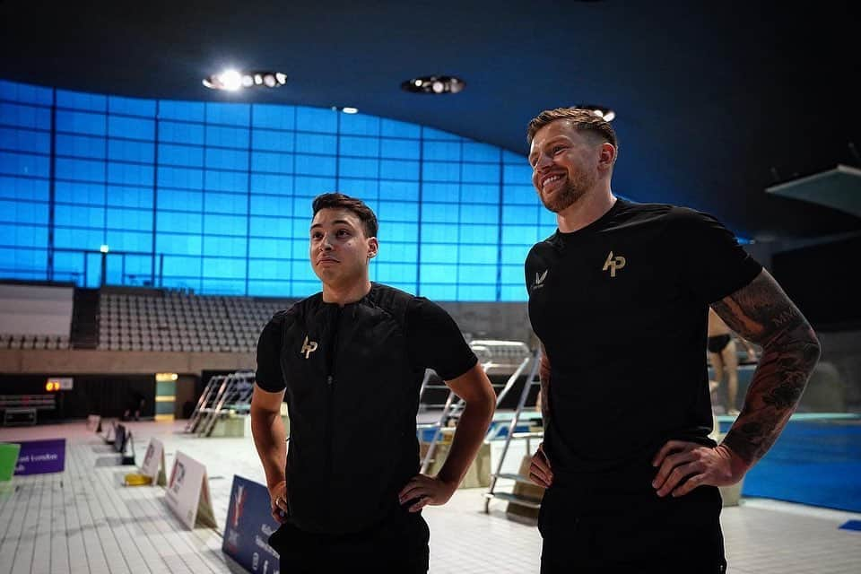 アダム・ピーティさんのインスタグラム写真 - (アダム・ピーティInstagram)「Less than 4 years ago after I started my private coaching business and it had grown so fast, myself and @adam_peaty talked about what we thought we could do if we launched a project together…  I was 20 years old with no real experience in business and we had only been training together for 3 years but the level of trust between us was crazy. The more we talked the more ideas we had and and the bigger and bigger our vision to change the sport of swimming in this country became.   Over the last few years I have given everything I have to these project and for some extremely personal reasons these projects have become who I am as a person.   Over the last few weeks we have just made our biggest move and over the next 18 months we are going to do things that would have seemed unimaginable to most people 4 years ago but we always believed what was possible.   @adam_peaty commitment to this vision and the sport always inspires me and I feel so fortunate to be trusted to drive this vision on a day to day basis.   #BetterThanYesterday LFG 🔥」4月11日 3時57分 - adam_peaty