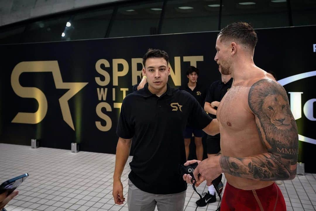 アダム・ピーティさんのインスタグラム写真 - (アダム・ピーティInstagram)「Less than 4 years ago after I started my private coaching business and it had grown so fast, myself and @adam_peaty talked about what we thought we could do if we launched a project together…  I was 20 years old with no real experience in business and we had only been training together for 3 years but the level of trust between us was crazy. The more we talked the more ideas we had and and the bigger and bigger our vision to change the sport of swimming in this country became.   Over the last few years I have given everything I have to these project and for some extremely personal reasons these projects have become who I am as a person.   Over the last few weeks we have just made our biggest move and over the next 18 months we are going to do things that would have seemed unimaginable to most people 4 years ago but we always believed what was possible.   @adam_peaty commitment to this vision and the sport always inspires me and I feel so fortunate to be trusted to drive this vision on a day to day basis.   #BetterThanYesterday LFG 🔥」4月11日 3時57分 - adam_peaty