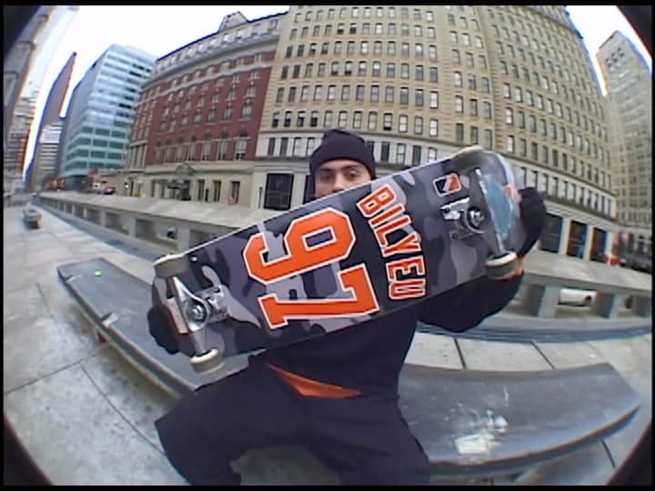 DCシューズのインスタグラム：「Holdin’ it down for Philly 🫡@kevin_bilyeu’s Lynx Full Part is live now 🔊  Link in bio 👈  🎥: @brian_panebianco」