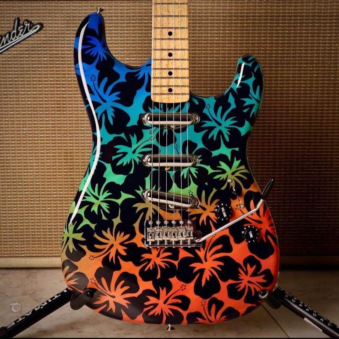 Fender Guitarさんのインスタグラム写真 - (Fender GuitarInstagram)「We can't get over these hand-painted masterpieces by @sarahgallenberger_art and the @fendercustomshop. Tell us your favorite in the comments!」4月11日 4時01分 - fender