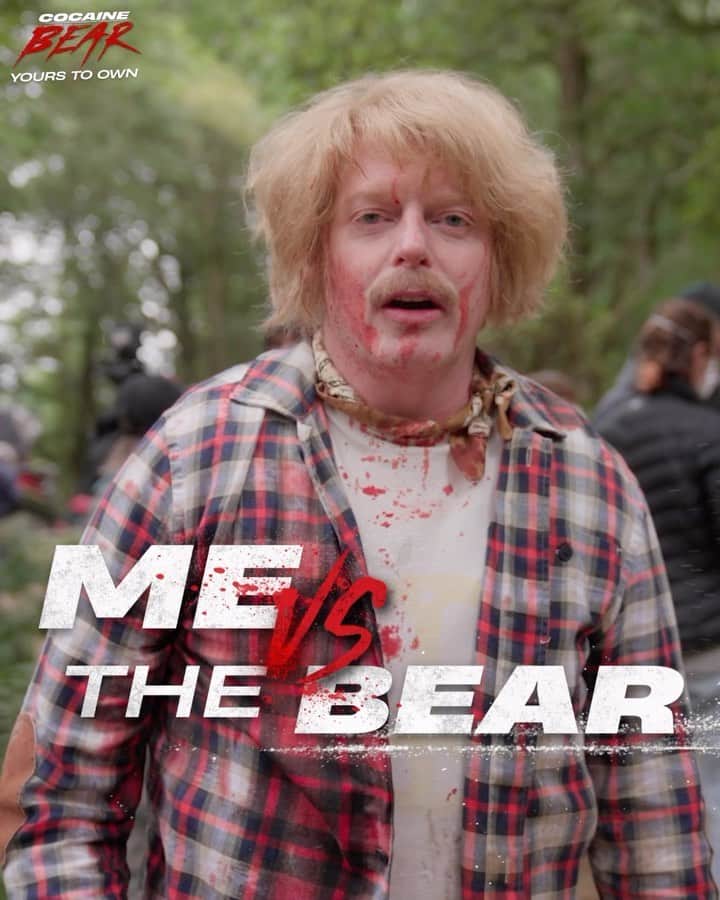 ジェシー・タイラー・ファーガソンのインスタグラム：「Cocaine Bear: 1, @jessetyler: 0. See more exclusive bonus content and own #CocaineBear on Digital 4/14 and Blu-ray 4/18 [link in bio]」