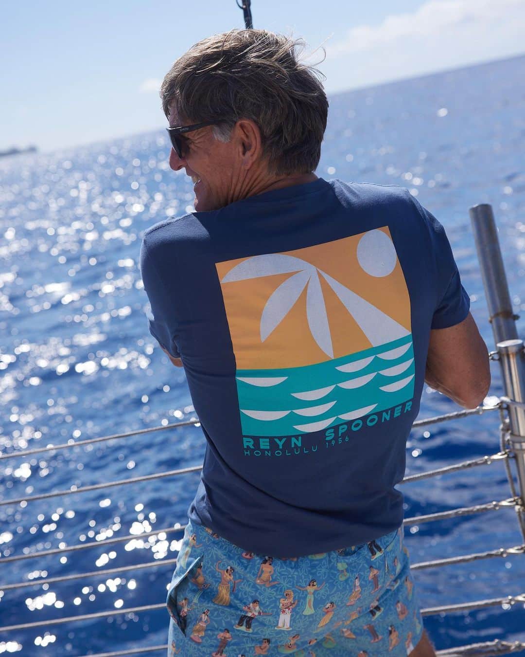 レインスプーナーのインスタグラム：「We teamed up with local artist Noa Emberson @joystain for our most recent collection of graphic tees. Noa is an artist and designer born on O‘ahu and raised across the Hawaiian Islands. After a four year stint in Orange County as an art director at Surfing Magazine, he returned to Honolulu and opened Onward, a creative studio that specializes in branding and editorial. Shirts now available in store and online.」