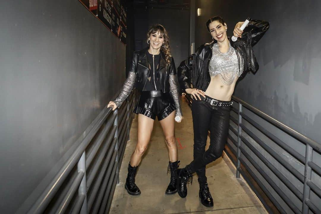 Ha-Ashのインスタグラム：「ATLANTA ❤️‍🔥💃🏻💃🏼 ¡Son lo máximo! 🙏🏻🥰 Gracias por regalarnos su domingo. #SoldOut ❤️‍🔥❤️‍🔥❤️‍🔥❤️‍🔥❤️‍🔥 #MiSalidaContigoUSATour 🇺🇸🎉🎊」