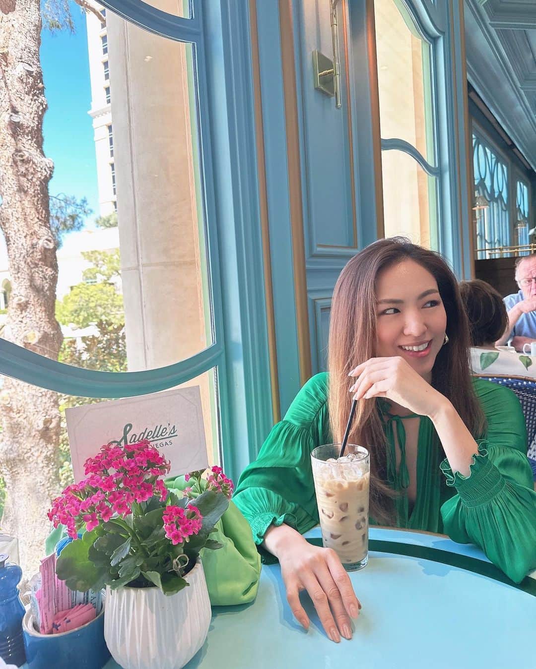 西内ひろさんのインスタグラム写真 - (西内ひろInstagram)「Good morning!!!  最終日Las Vegasにいます😊  アイスカフェラテの1杯が大きいです🙏😂これだけで、お腹いっぱい‼︎」4月11日 5時52分 - 0214hiro