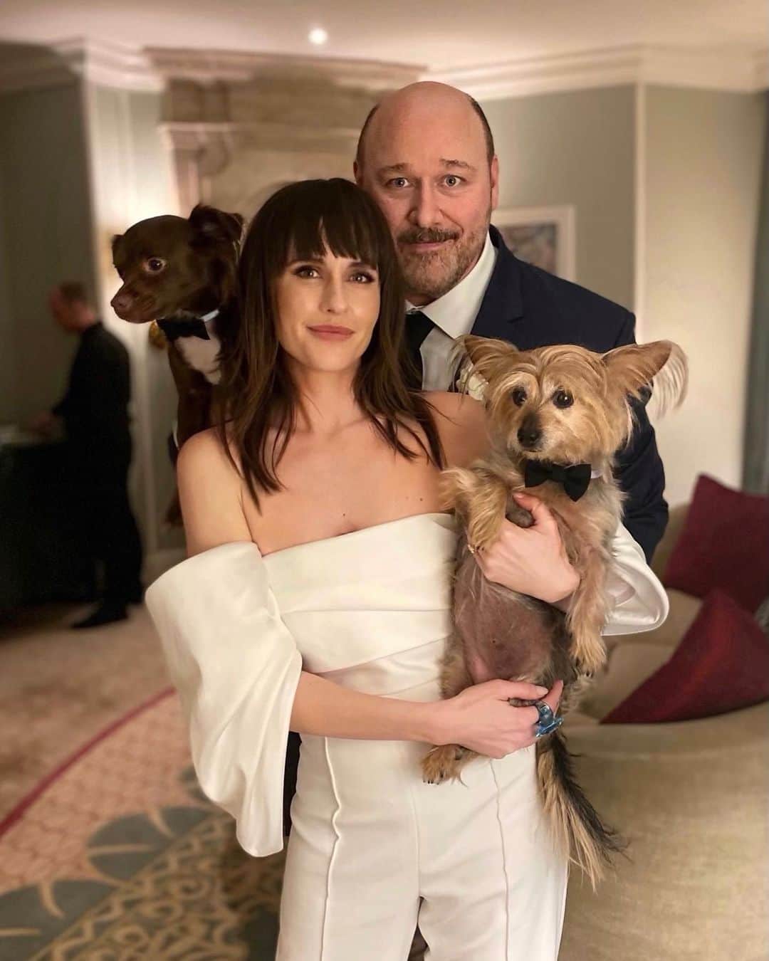 のインスタグラム：「Molly and I got married late last year. She’s been my heart since we met and has shown me what love truly is every day since. I don’t know a better person. I’m a very lucky man. I love you forever, angel. ❤️」