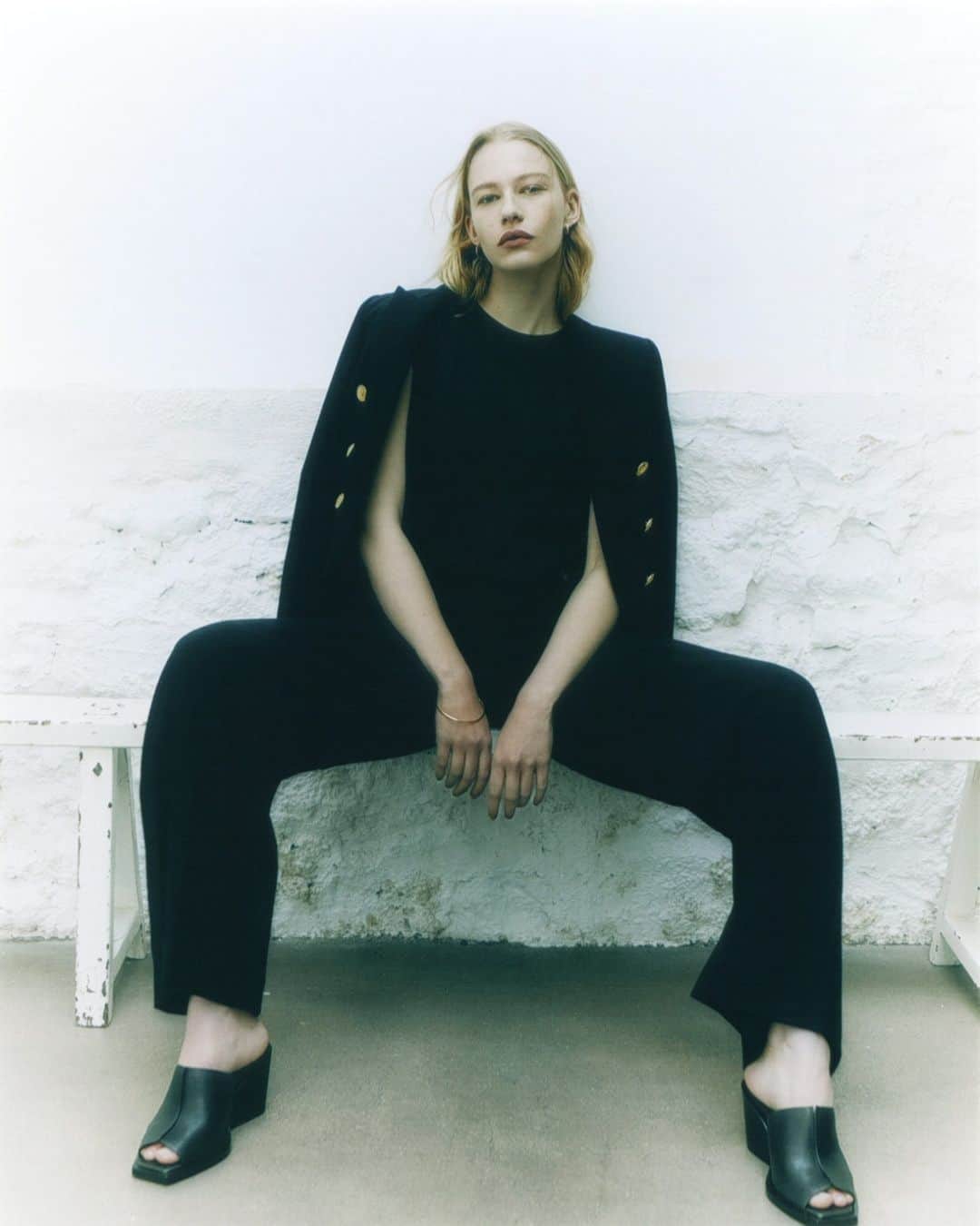 ラグ&ボーンのインスタグラム：「New Yorkers wear black.」