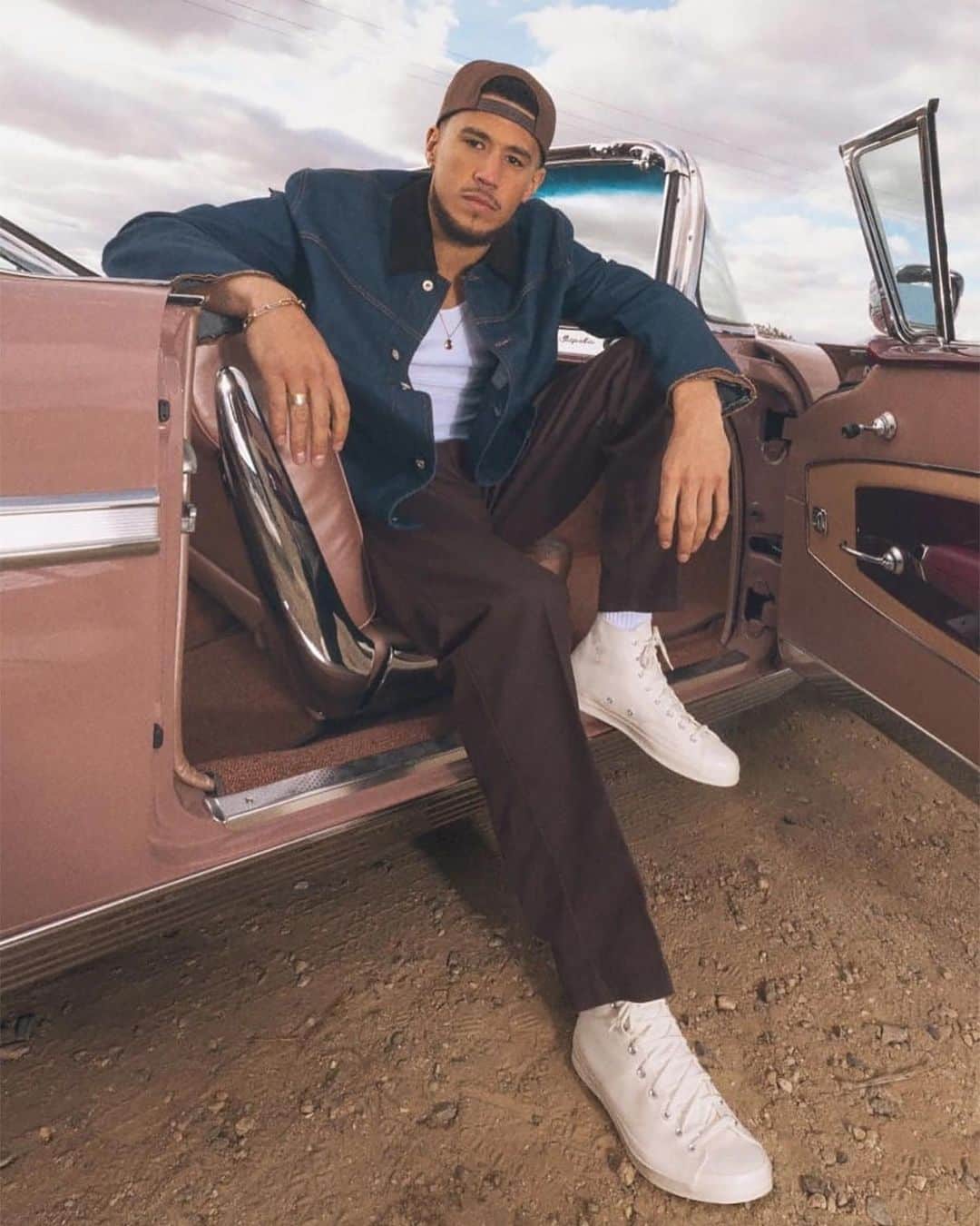 Nice Kicksさんのインスタグラム写真 - (Nice KicksInstagram)「Devin Booker loves his Chuck 70s and now the @suns superstar is releasing his own in collaboration with Converse on April 12 ⭐️☀️ @nicedrops」4月11日 6時06分 - nicekicks
