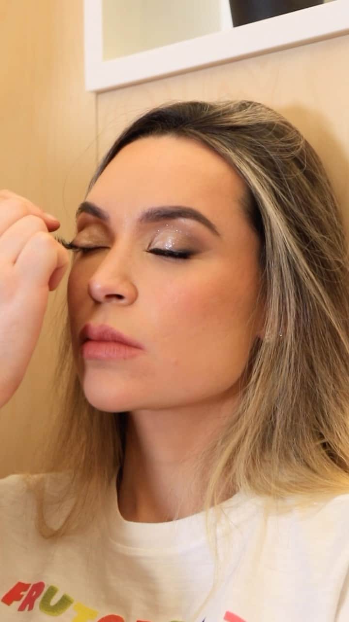 アンネ・コウチーニョのインスタグラム：「E teve preparativos em conjunto com toda a mulherada daqui de casa para minha festa, arrasamos né?! 😍💄💁🏼‍♀️ ✨  Thank you @birminghamshoppers @theofficialselfridges @beautyconcierge.birmingham .. was an amazing time 🙏🏼❤️」