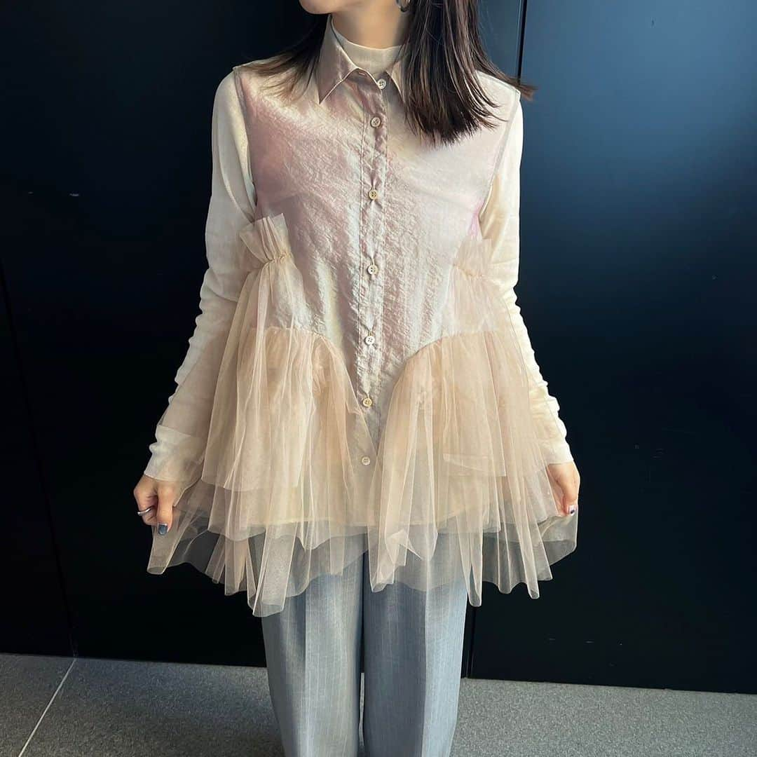 ビームス金沢さんのインスタグラム写真 - (ビームス金沢Instagram)「♡ LACY Collection ♡   〈STAFF STYLING〉  ・styling by Fujimoto / 155cm  □ Chika Kisada × Ray BEAMS / 別注 オーガンジー ブラウス (61-01-0111-760)¥47,300-  □ 77 circa × Ray BEAMS / 別注 gather shoulder inset lace salopette (61-23-0974-091)¥39,600-  ・styling by Matsue / 166cm  □ MIYAO × Ray BEAMS / 別注 ショルダー フリル ワンピース (61-26-0336-232)¥53,900-  ・styling by Hinotani / 161cm  □ Chika Kisada × Ray BEAMS / 別注 チュール ワンピース (61-26-0359-760)¥52,800-  ・styling by Ishizaki / 157cm  □ NOMA t.d. × Ray BEAMS / 別注 Chiffon Dress (61-26-0355-304)¥39,600-  #lacycollection  #chikakisada  @chikakisada  #miyao @miyao__official  #nomatd  @noma_textiledesign  #77circa  @1977circa   詳しくはTOPURLよりご覧ください💖  －－－－－－－－－－－－－－－－  🍒 商品のお問い合わせについて  電話またはダイレクトメッセージ(DM)でも受け承っております！お気軽にお問い合わせ下さいませ♬  ※営業時間内での返答となりますので お時間がかかる可能性もございます。  🍒 代引き、web決済について  【税込 20,000円以上】お買い上げのお客様は、 送料、手数料をサービスさせて頂いております。  ご希望のお客さまはお電話又はDMにてお問い合わせください☎︎  －－－－－－－－－－－－－－－－  🌐staff styling、Blog🌐 TOP URLからご覧ください🛩 店舗followも宜しくお願いします♬  #beams #beams_kanazawa #kanazawa #beamst #beamsf #brillaperilgusto #beamsstaffstyling #beamsplus #beamswomen #demiluxebeams #raybeams #beamsboy #beamslights #ootd #fashion #ishikawa #japan #ビームス #金沢 #ビームス金沢」4月11日 16時49分 - beams_kanazawa