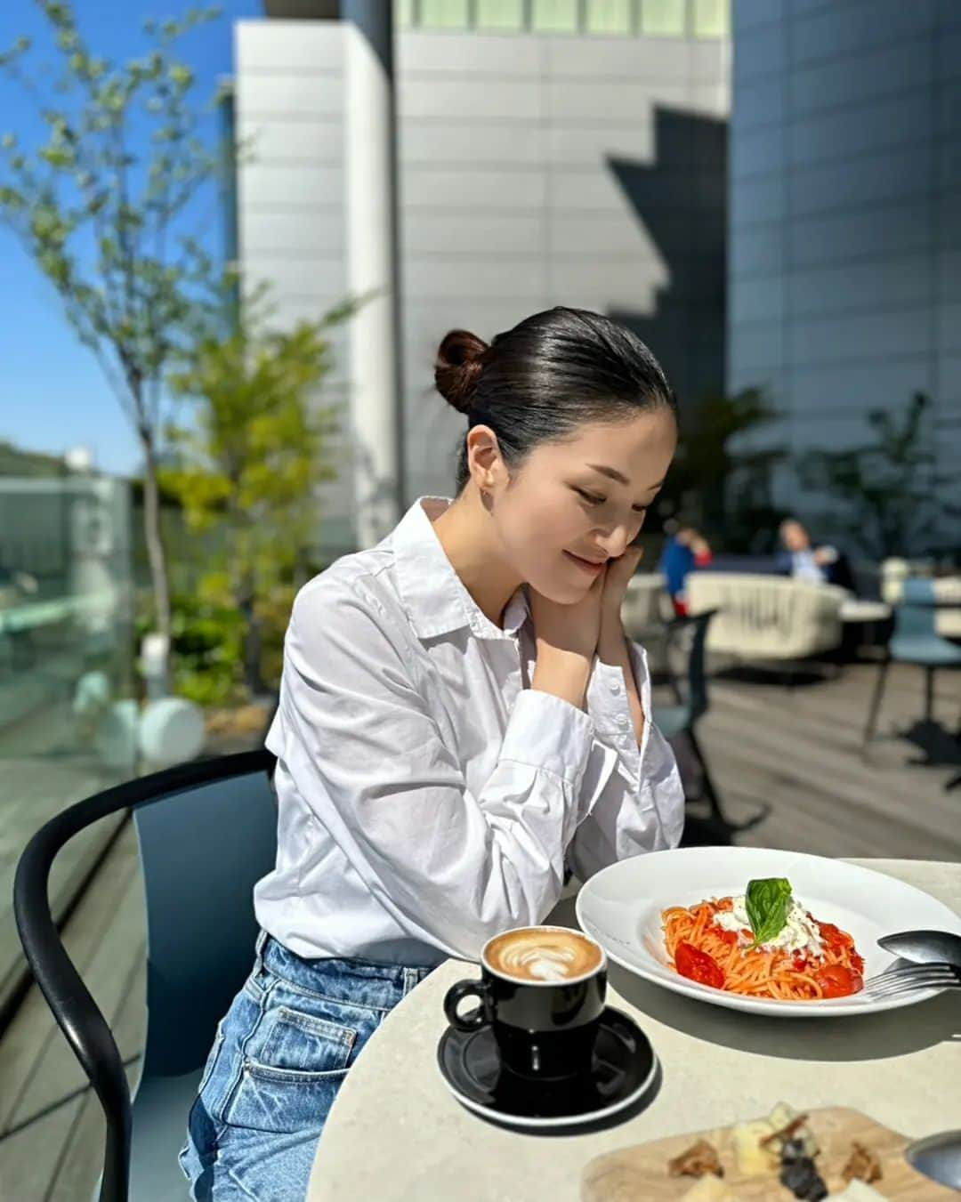 滝沢杏弥さんのインスタグラム写真 - (滝沢杏弥Instagram)「😋🍝🤍🌸🌞 #outfit#ootd#fashion#私服」4月11日 17時05分 - aya_takizawa_