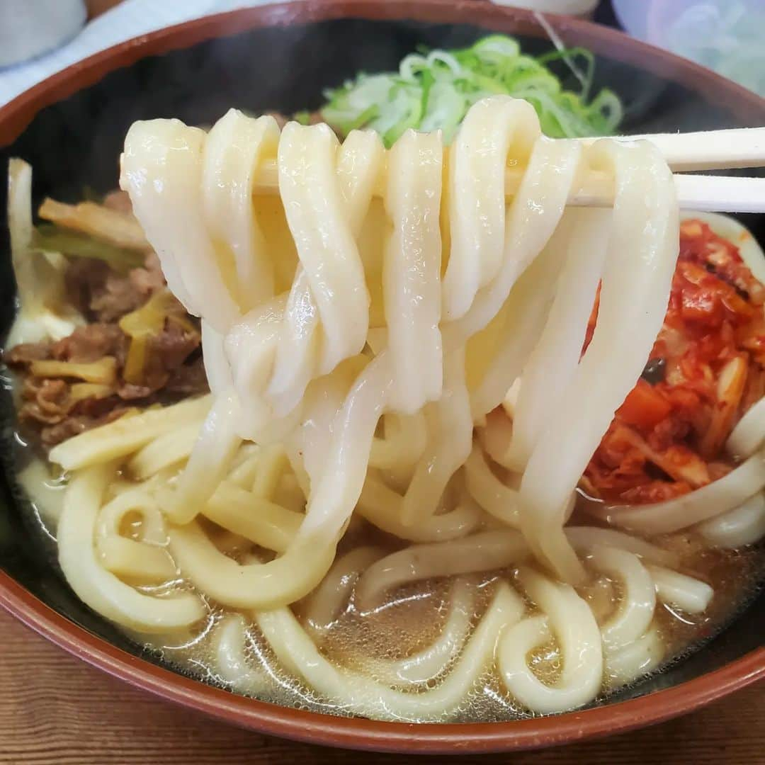 田畑竜介さんのインスタグラム写真 - (田畑竜介Instagram)「肉キムチうどん大盛り硬麺  #福岡市 #ふくおかグルメ  #福岡市グルメ #牧のうどん  #うどん #肉うどん #肉キムチうどん」4月11日 17時08分 - tabacchi_rkb