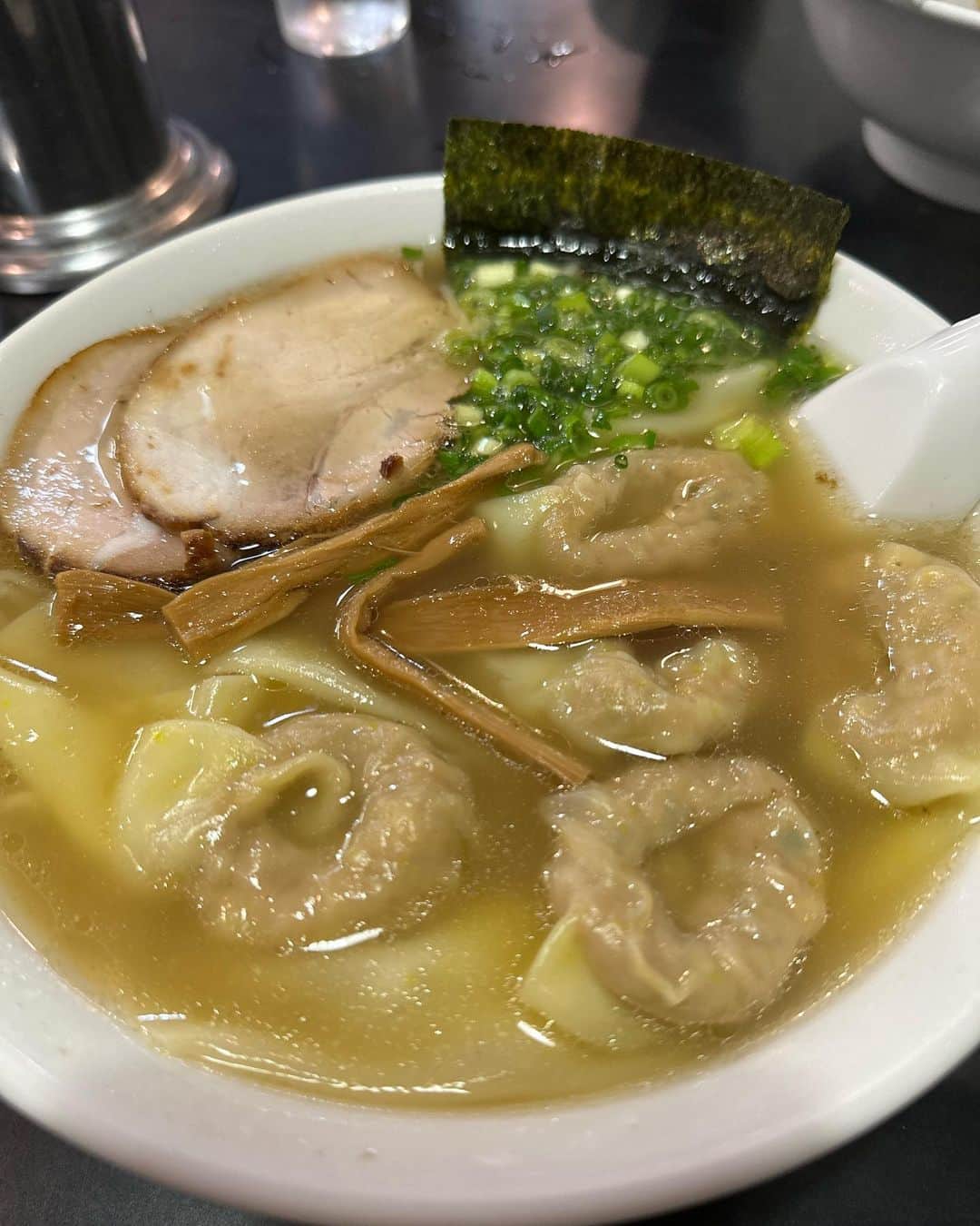 のインスタグラム：「久しぶりに支那そば屋 こうやの雲呑麺(わんたんめん)を食べました。  #ワンタンめん #雲呑麺  #ramen」