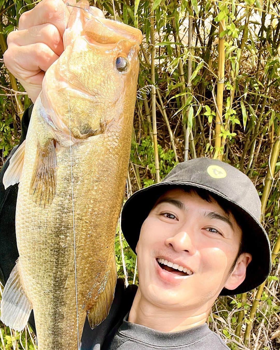 松田悟志のインスタグラム：「やっぱりバス釣りは最高だ✨」