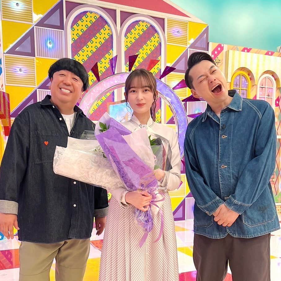 鈴木絢音のインスタグラム：「鈴木絢音です。 『乃木坂工事中』のバナナマンさんとのスリーショットトーク、先週放送でしたが ご覧いただけましたでしょうか。 バナナマンさん、そして乃木中スタッフの皆さまには、『乃木坂って、どこ？』から『乃木坂工事中』と10年に亘り、お世話になりました。 大好きな皆さまと会えなくなるのは寂しいですが、またいつかどこかでお会いできるよう、頑張っていかなければならないなと思っております。 10年間、ありがとうございました。 https://youtu.be/wpkImP-brpg」