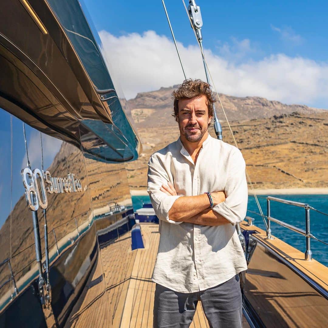 フェルナンド・アロンソのインスタグラム：「Day off 😇 •  @sunreefyachts」