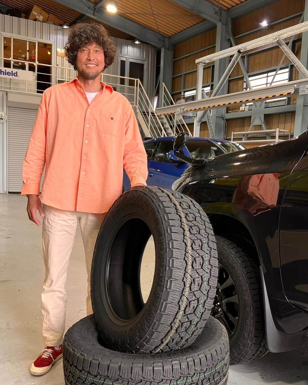 三浦理志のインスタグラム：「S&CONPANYさんで OPEN COUNTRY AIT Illにチェンジ！ @toyotires_japan  #toyotires #opencountry」