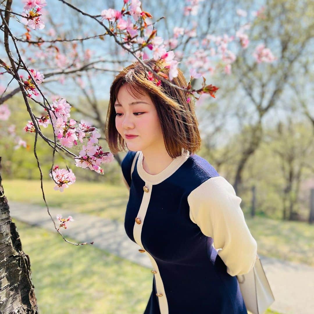 山岸楓さんのインスタグラム写真 - (山岸楓Instagram)「ギリギリ桜と🌸」4月11日 18時02分 - 01nkae_____eden07