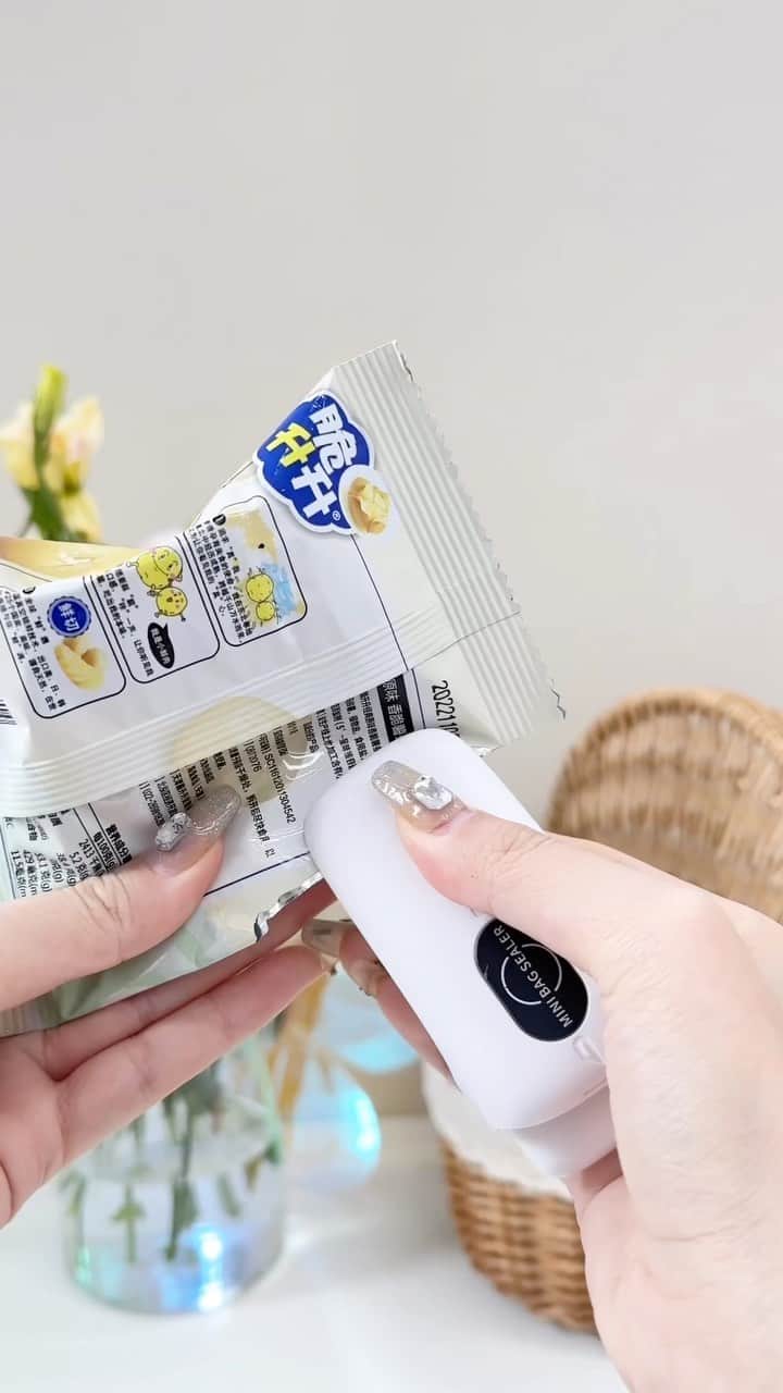 SHEINのインスタグラム：「Bag it up! 🛍 This really sealed the deal 😉  Shop similar🔎11218038  #SHEIN #SHEINforAll #SHEINstyle #fashion #chic」