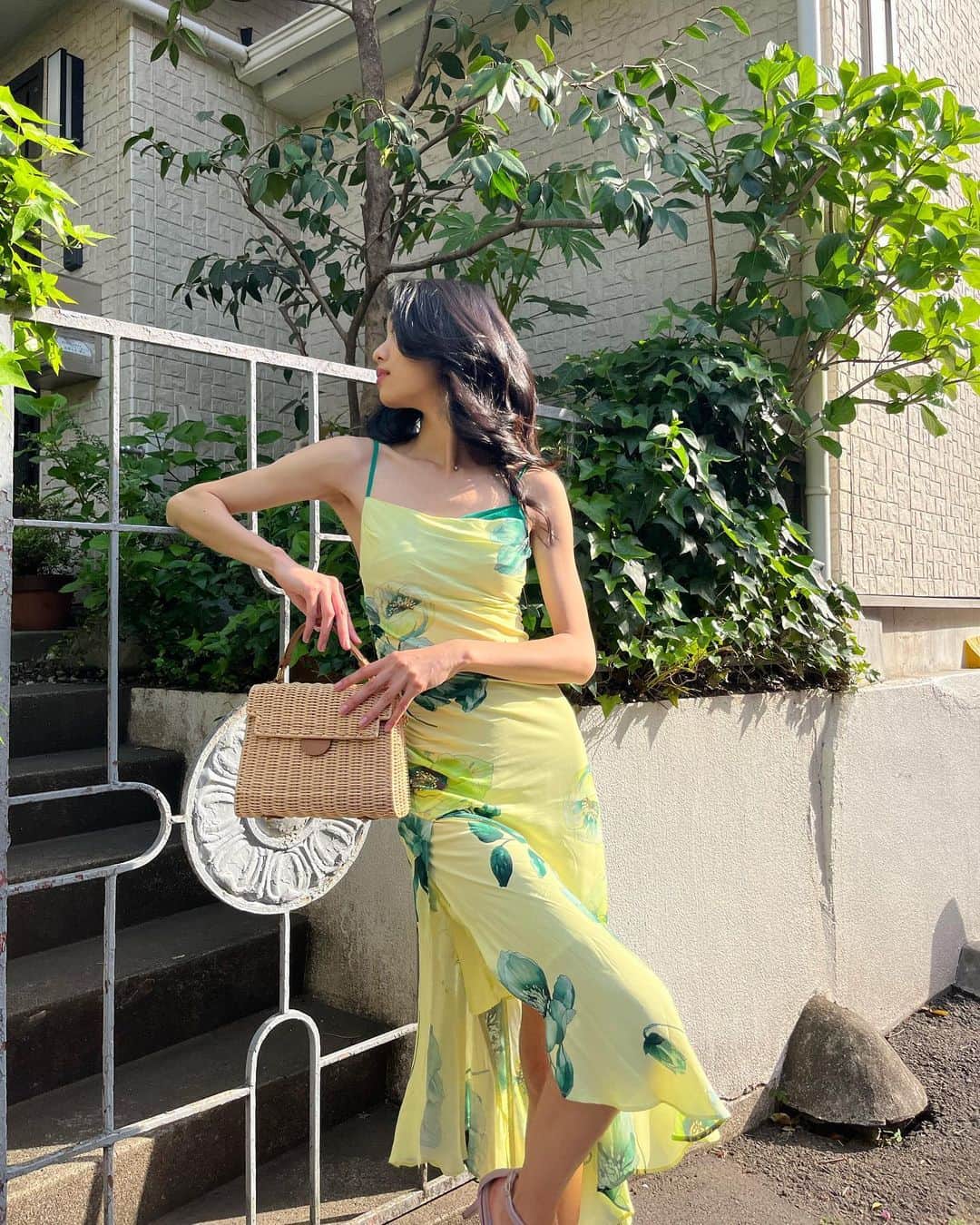 芦田ユリナさんのインスタグラム写真 - (芦田ユリナInstagram)「Sun dress season is back🌼 💇🏻‍♀️by @mizuki___hair 🫶 📷by @alexa_luczak ✨」4月11日 17時58分 - elisyulina