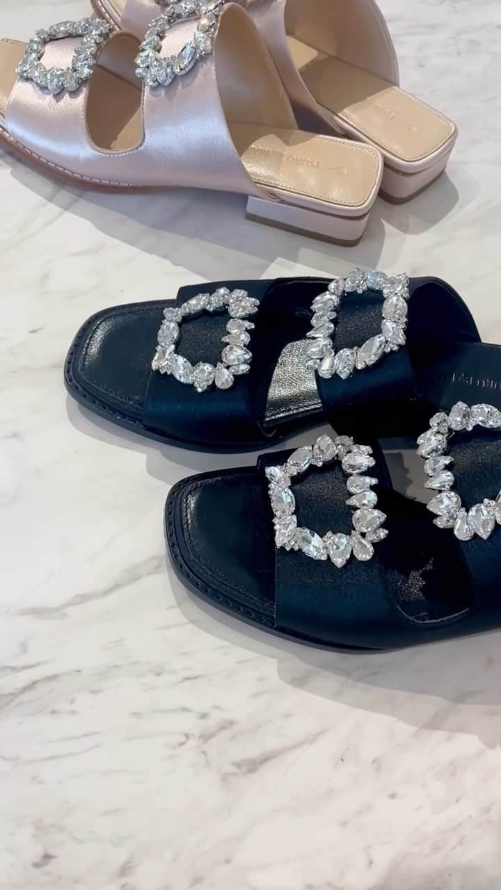 Tsuru by Mariko Oikawaのインスタグラム：「precious BLACK,BRUSH ¥29,700（tax in）  #tsuru #tsurubymarikooikawa #2023ss」