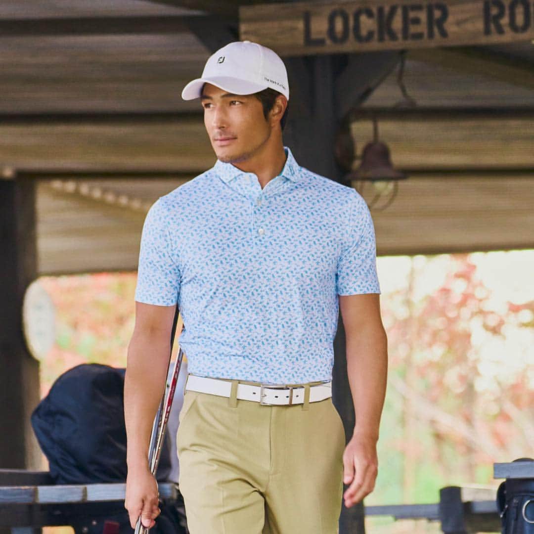 Footjoy Japanさんのインスタグラム写真 - (Footjoy JapanInstagram)「⛳️NEW ARRIVALS⛳️ ビーチプリント 半袖シャツ  夏のビーチをイメージしたアイコンがプリントされている、楽しそうなムード満載の半袖シャツが登場です。 伸縮性に優れたライル生地には、抗菌防臭効果とUVカット機能を搭載しているから、いつでも快適にプレー可能！  今すぐリゾートゴルフに出かけたくなる一枚です✈️⛳️  #footjoy #フットジョイ #golf #golfshoes #ゴルフ #ゴルフシューズ #ゴルフ男子 #ゴルフ女子 #シューズ #BringTheHeat #フューエル #ゴルフファッション #ゴルフコーデ #ゴルフウェア #ゴルフ好き #春ゴルフ #春ゴルフコーデ #新商品 #新コレクション #golffashion #golfwear」4月11日 18時00分 - footjoy.japan
