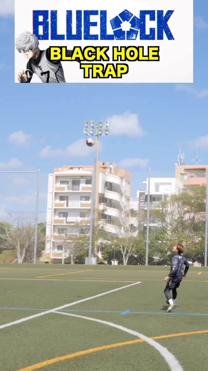 ショウヤのインスタグラム：「ブルーロック　凪誠士郎 ブラックホールトラップ⚽️  @regate_shochan #soccer」