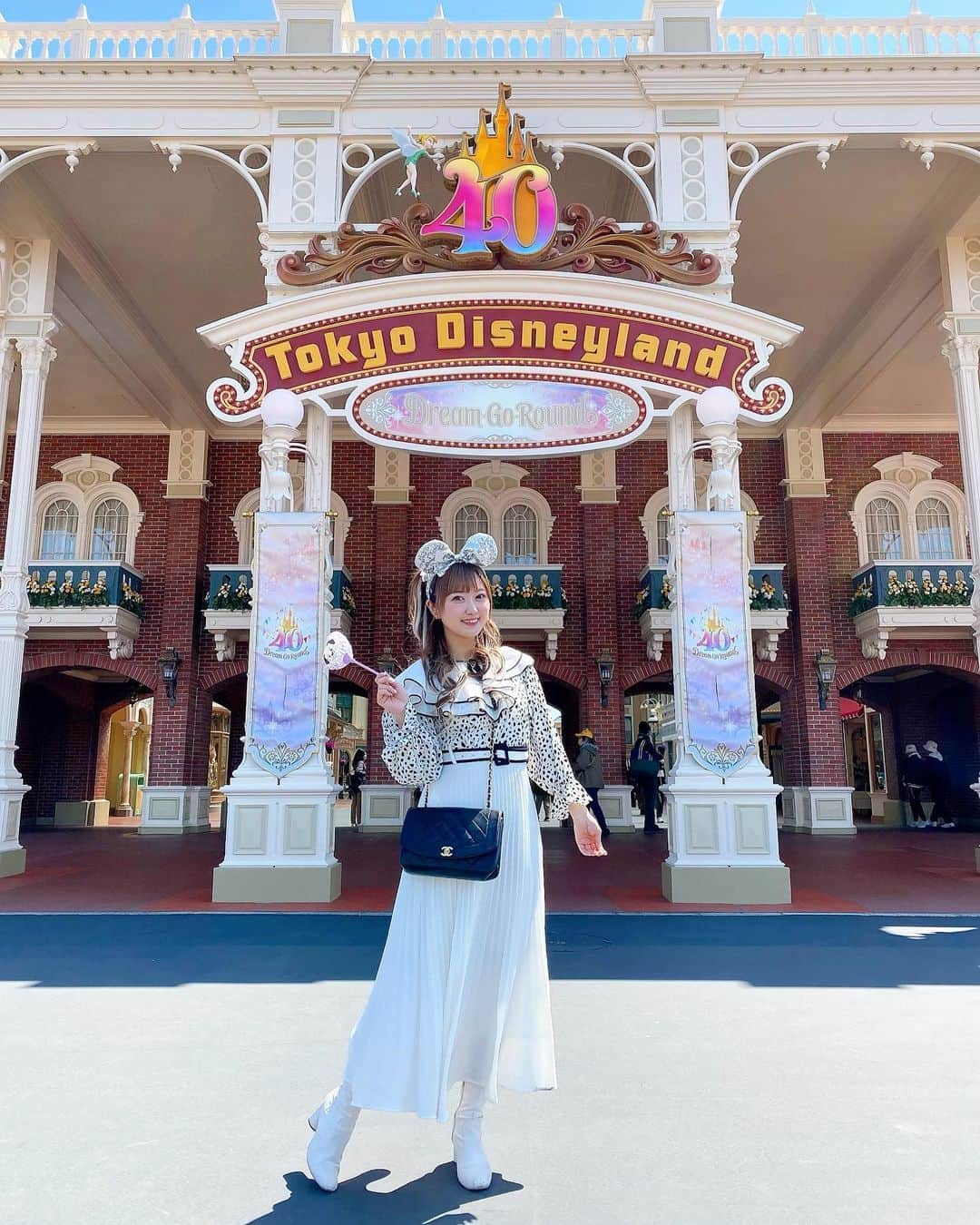 松本ゆんのインスタグラム：「🏰🌈❤️🦄✨ おはようございます⛅️ #goodmorning #안녕하세요  Happyな1日になりますよぉに🙏🌈💖  Netflixの韓国ドラマ🇰🇷またハマった🥺💕💕 #九尾の狐とキケンな同居  ずっと見ちゃう💓(´°̥̥̥̥̥̥̥̥ω°̥̥̥̥̥̥̥̥｀) Netflixおすすめ作品あったら教えてね♡♡ #disney #disneyland #disneygram #disneylove #tokyodisneyland #tokyodisneyresort #disneyfan #disneyphotography #japan #ディズニー #ディズニーランド #ディズニーコーデ #ディズニー写真部 #シンデレラ城 #ディズニー部 #東京ディズニーランド #ディズニーコーデ #ダルメシアンコーデ #ディズニーバウンド」