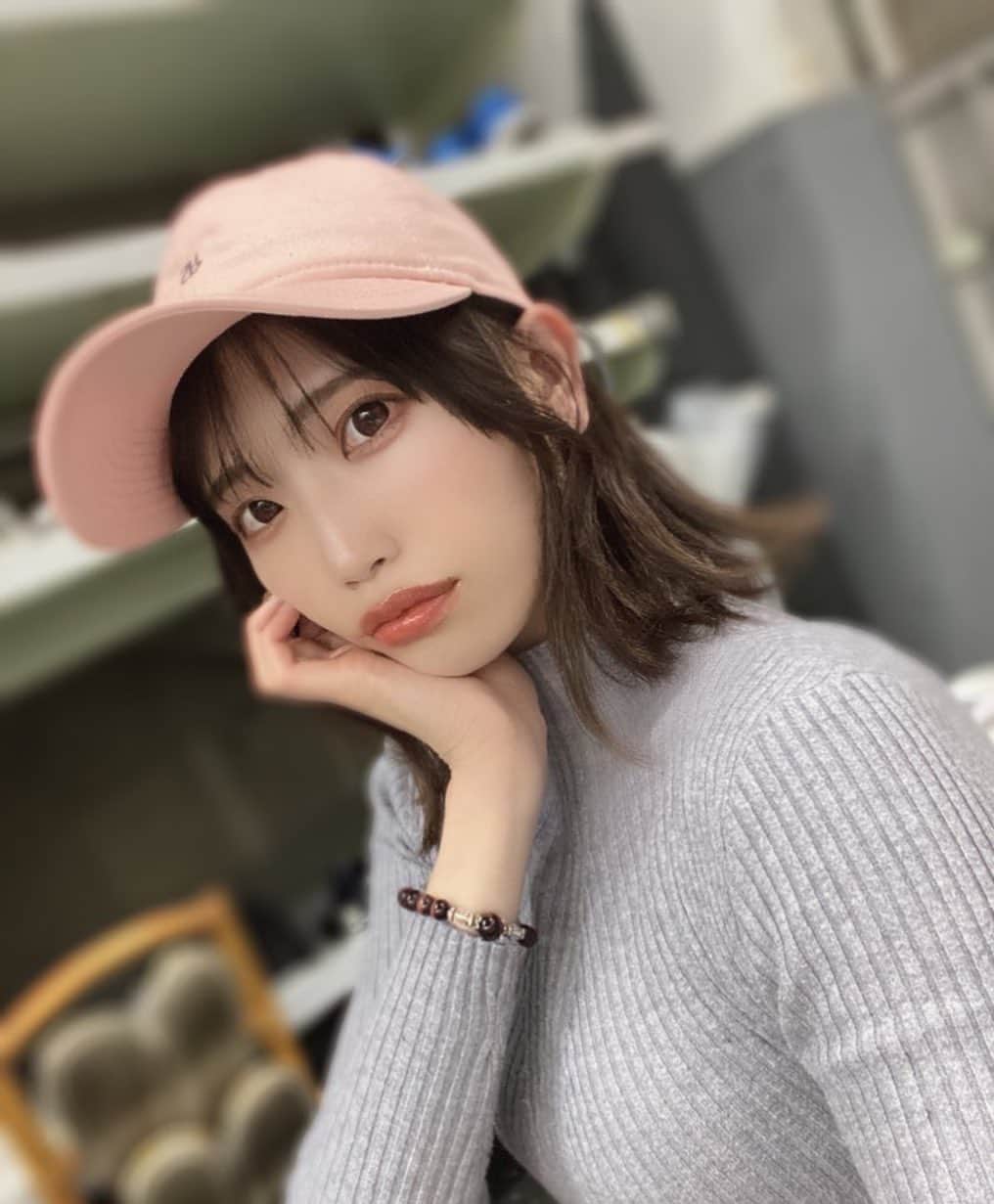 石原美沙紀のインスタグラム：「おはようだよ〜🩶  #데일리　#셀카　#일본　#친구해요 #instagood #instalike #instafashion #japanesegirl #cute #自撮り #自撮り女子  #アイドル  #今日のコーデ #ファッション #selfie #followme #likeforlikes  #写真好きさんと繋がりたい#idol #japanese #メイク #フォローミー　#follow #モデル #推し」