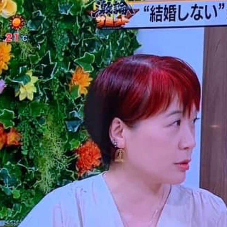 水谷さるころのインスタグラム：「テレビに古墳ピアスで出てきましたよ…（謎の報告）。堀潤さんのモーニングフラッグ（MXTV）は、夜にも再放送ありますので見られる方は良かったらご覧ください。」