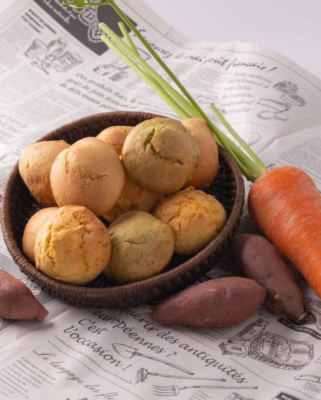 三島スカイウォーク／公式さんのインスタグラム写真 - (三島スカイウォーク／公式Instagram)「4月16日（日）のパンまつりに出店するお店を紹介します！  【ふくらしや】－三島市 箱根西麓の農家さんが作るパン屋さん👩🏻‍🌾 野菜を使ったパンからあま〜いおやつにぴったりな甘食も！  画像1枚目：「箱根西麓野菜の甘食」  【伊豆高原フロマージュパン専門店Marble Coco.】－伊東市 人気TV番組・雑誌等に多数紹介され話題になった「濃厚フロマージュBOX」はMarble Coco.の看板商品です！ 伊豆高原の職人が厳選したチーズを独自の黄金比で仕上げた逸品です🤤🧀  画像2枚目：「濃厚フロマージュBOX」  #三島スカイウォーク #スカイウォーク #静岡 #伊豆 #三島 #箱根 #観光 #吊橋 #日本一 #富士山 #パンまつり #パン #ベーカリー」4月11日 10時44分 - mishima_skywalk