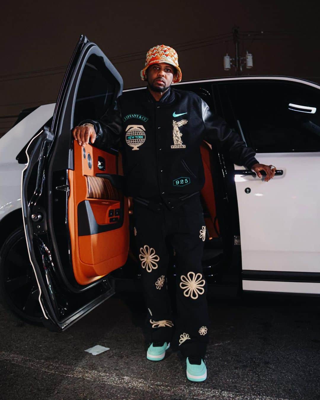 ファボラスのインスタグラム：「Men lie, Women lie.. gut feelings don’t.. This rap shit come wit bullshit that drug dealing don’t.. Way too much rap cap & fuck nigga quotes.. Running off on the plug, they useta cut niggas throats.. You little tugboats couldn’t touch niggas float.. We ain’t in the same boat, this a much bigger boat 💎 [shot by @officialjasmera]」