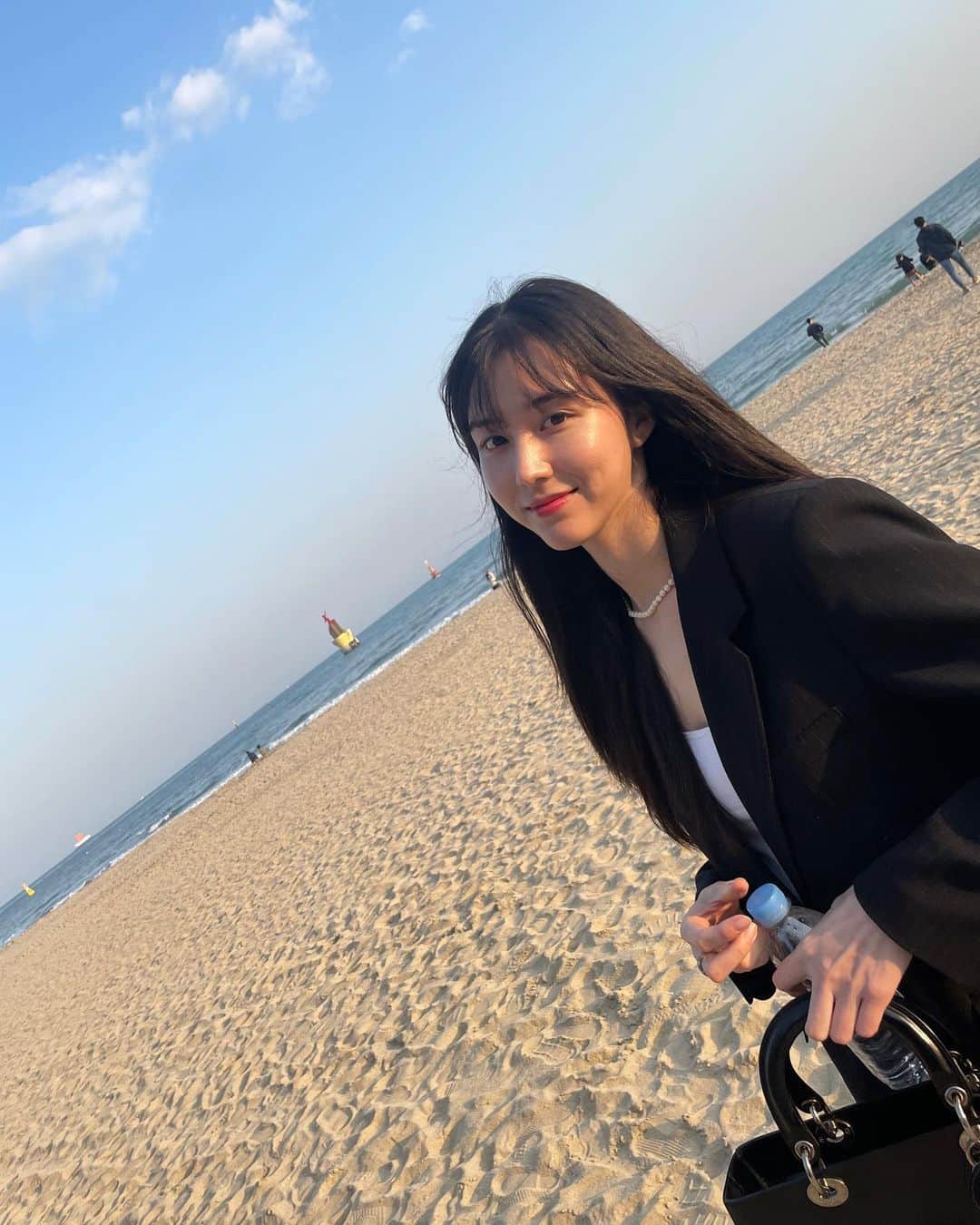 ティア のインスタグラム：「My yearly dose of Busan 🫶💖 #나도뉴미러셀카 😜」