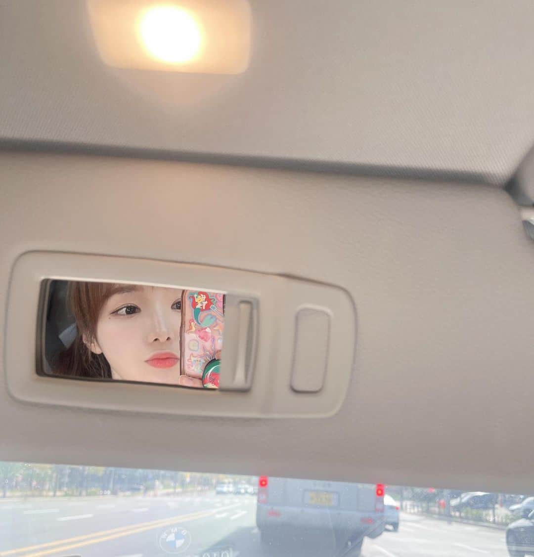 ミンヒ のインスタグラム：「영화보고시푸다아😗」