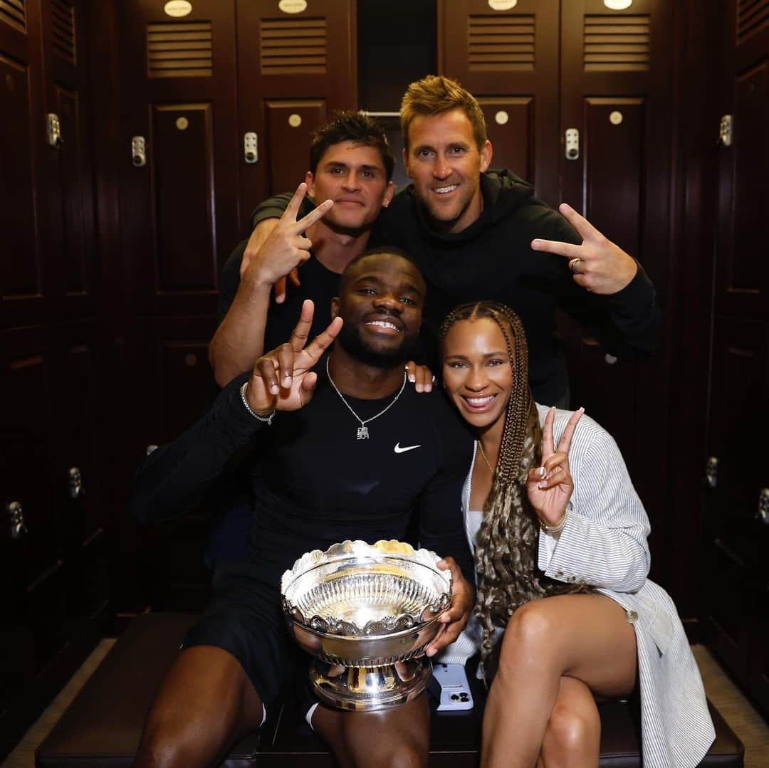 フランシス・ティアフォーさんのインスタグラム写真 - (フランシス・ティアフォーInstagram)「Title # 2 on them peoples. Man this one feels good. Appreciate all the love out here @mensclaycourt here in the H. H-TOWN one of my favorite cities them vibrations liiiiikke daaatt. Hope yall enjoyed the show until next year 🤞🏿🤞🏿🤞🏿. #itsbiggerthantennis #knowyourwhy #godspeed✊🏿 #justakidfromsalone🇸🇱🇸🇱   P.S. S/O @bronwyncgreer you run a great event soo player friendly. Keep going. I know it was tuff week due to three wash out of days of rain. But you handled it like a champ. See you around BG 🙏🏿🙏🏿.  📸: @wickphoto you tuff bruh ✊🏿✊🏿」4月11日 11時25分 - bigfoe1998