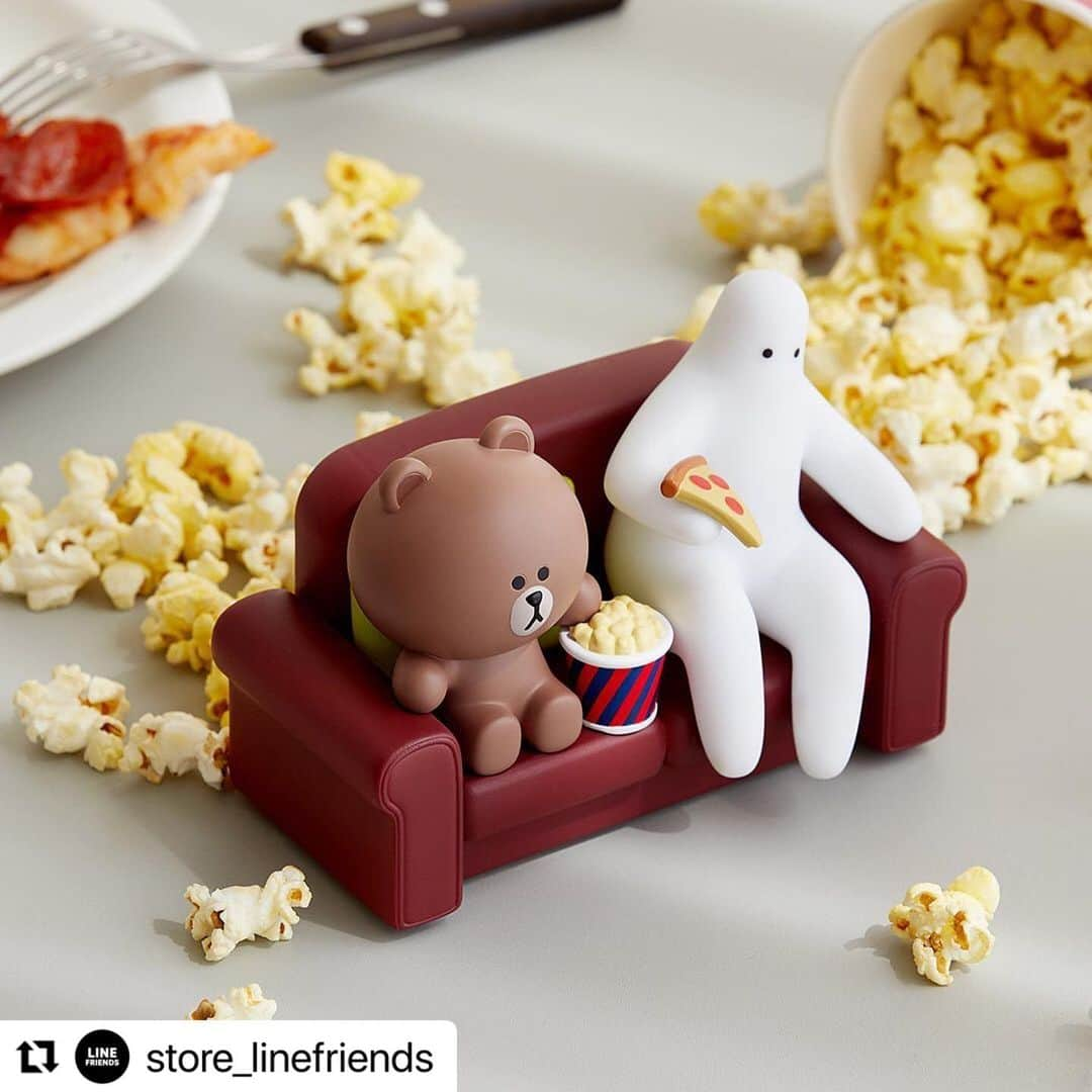 LINE FRIENDSさんのインスタグラム写真 - (LINE FRIENDSInstagram)「Today is a ‘DO-NOTHING’ Day! Let’s celebrate!✨  LINE FRIENDS X MR.DONOTHING Special Edition  FIGURINE SET available for preorder!  Save 10% off on your order!🤎🤍 (4/10~4/13 PDT) ONLINE ONLY❗️  *FIGURINE SET is online exclusive.   #LINEFRIENDS #MRDONOTHING #Collaboration #figurine #tshirt #mug #edition #online #exclusive」4月11日 11時47分 - linefriends