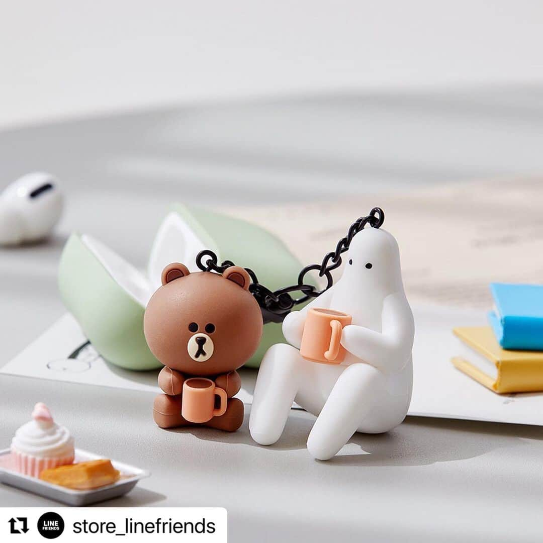 LINE FRIENDSさんのインスタグラム写真 - (LINE FRIENDSInstagram)「Today is a ‘DO-NOTHING’ Day! Let’s celebrate!✨  LINE FRIENDS X MR.DONOTHING Special Edition  FIGURINE SET available for preorder!  Save 10% off on your order!🤎🤍 (4/10~4/13 PDT) ONLINE ONLY❗️  *FIGURINE SET is online exclusive.   #LINEFRIENDS #MRDONOTHING #Collaboration #figurine #tshirt #mug #edition #online #exclusive」4月11日 11時47分 - linefriends