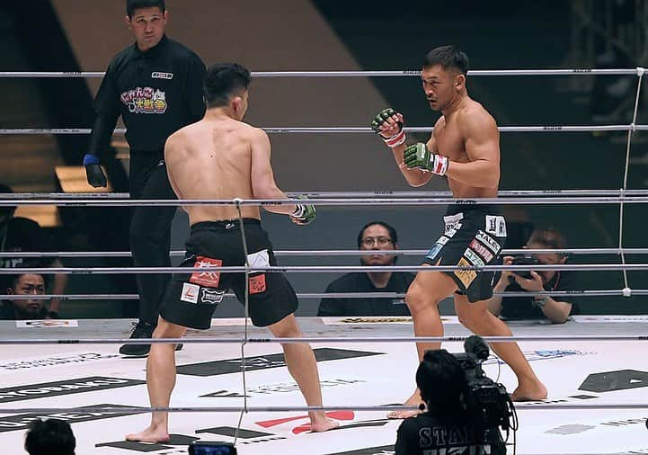 ストラッサー起一さんのインスタグラム写真 - (ストラッサー起一Instagram)「・ ・ RIZIN.41 Photo gallery  今回の経験を活かし 必ず強くなって戻ってきます！  #RIZIN41 #RIZIN」4月11日 11時54分 - kiichi_kunimoto