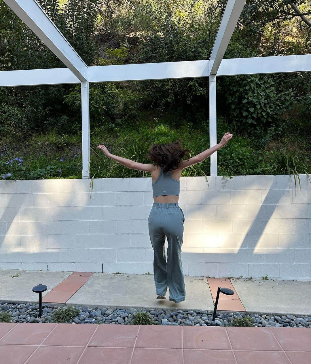 アデレード・ケインさんのインスタグラム写真 (アデレード・ケインInstagram)「aloyoga alopartner」4月12日